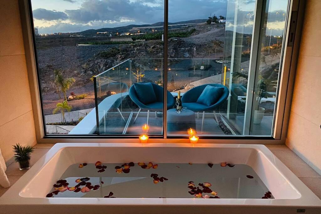 Luxury Villa - New Building With Panoramic Sea View Адехе Екстериор снимка