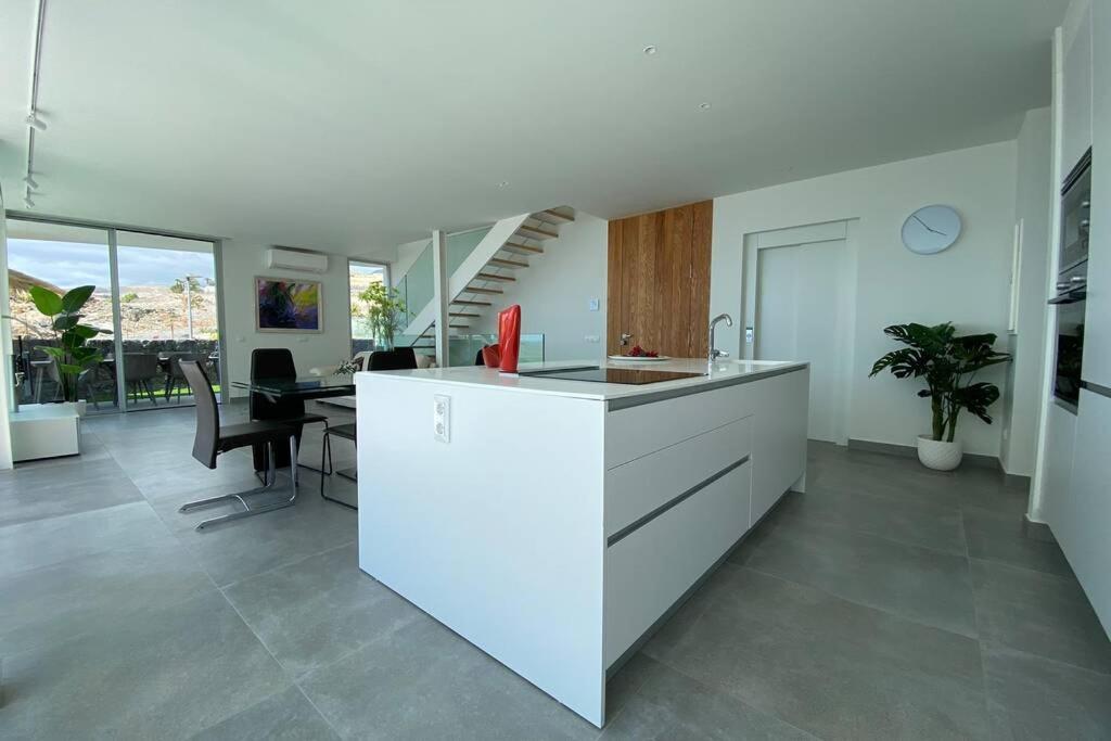 Luxury Villa - New Building With Panoramic Sea View Адехе Екстериор снимка